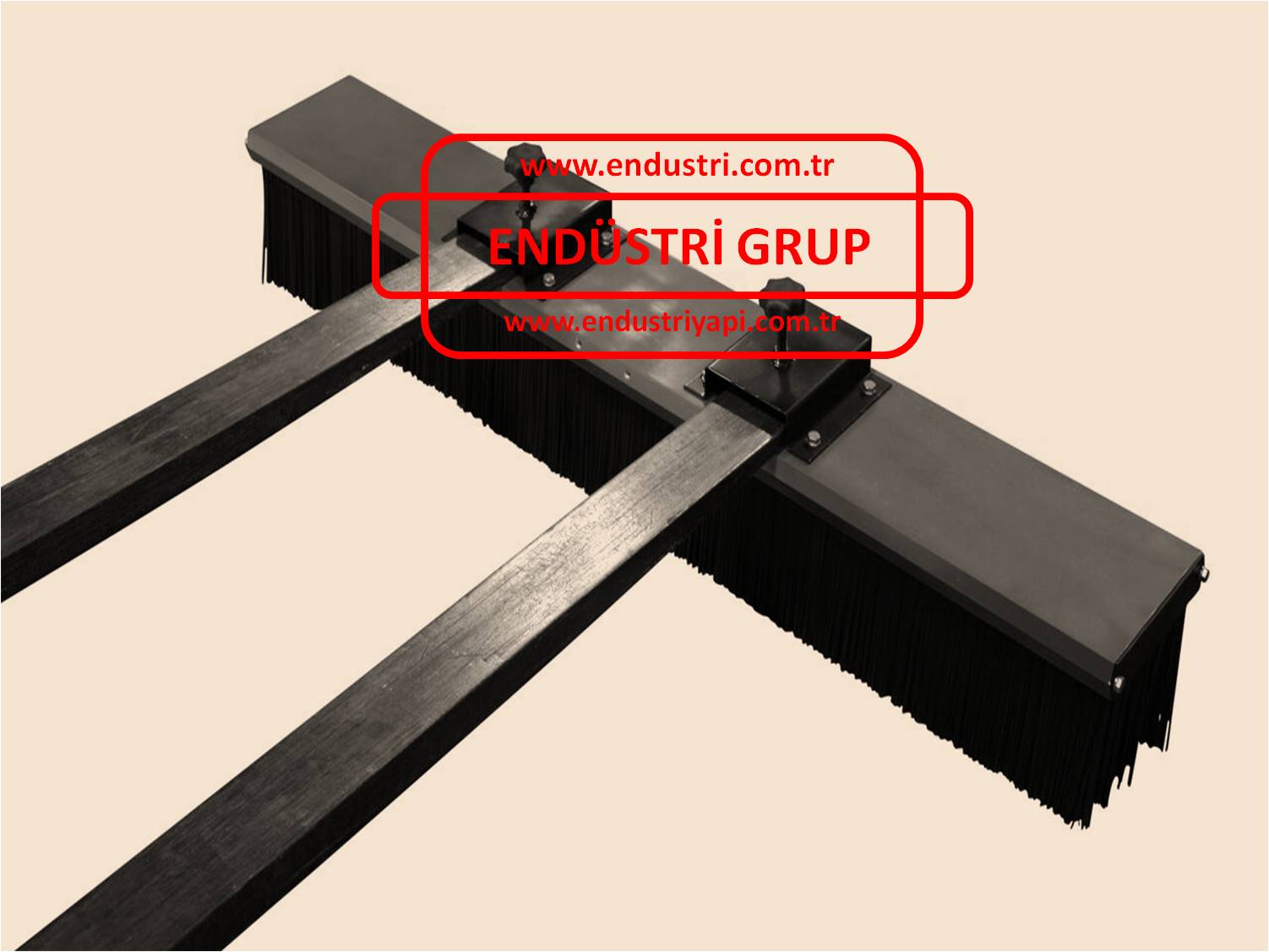 forklift-traktor-telehandler-transpalet-catali-supurge-atasmani-endustriyel-hidrolik-motorlu-doner-fabrika-yol-ahir-bahce-talas-hurda-cakil-tas-kaya-kum-cop-toz-supurme-fircasi (2) forklift-traktor-telehandler-transpalet-catali-supurge-atasmani-endustriyel-hidrolik-motorlu-doner-fabrika-yol-ahir-bahce-talas-hurda-cakil-tas-kaya-kum-cop-toz-supurme-fircasi